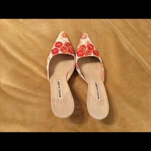 COPY - MANOLO BLAHNIK 39.5 ITALY Floral Mule Kitten Mules